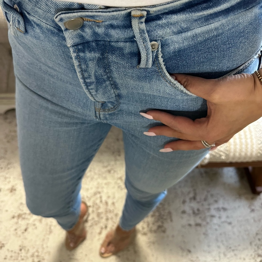New🍁Gorgeous light wash denim - Picture 3 of 10